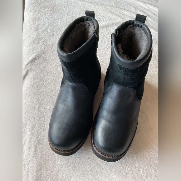 UGG Australia 1008140 HENDREN cuir noir et daim bottes imperméables grandeur 9 - Picture 4 of 7